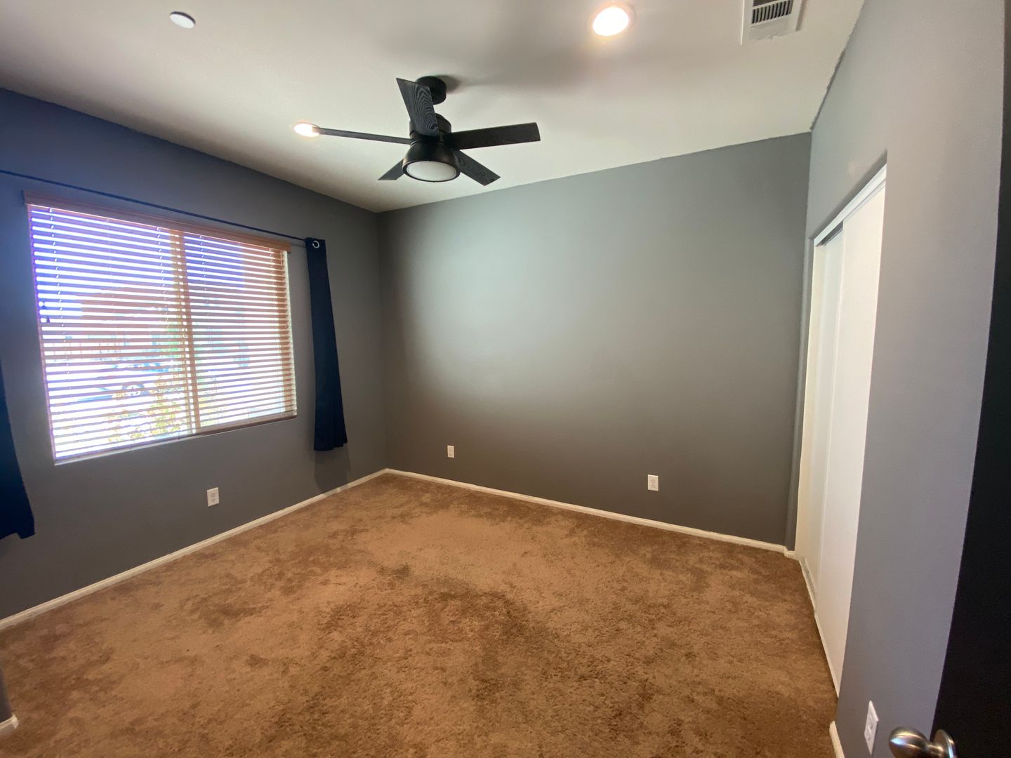 3017 Via Bella Rosa Ave - Rosamond - California - 4 bed, 2 bath rental property