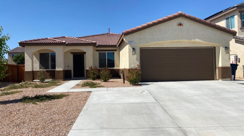 3017 Via Bella Rosa Ave - Rosamond - California - 4 bed, 2 bath rental property