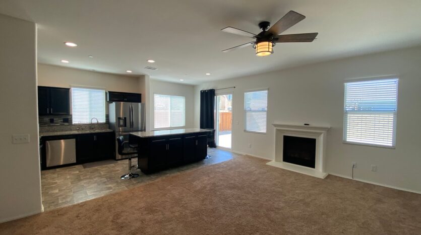 3017 Via Bella Rosa Ave - Rosamond - California - 4 bed, 2 bath rental property