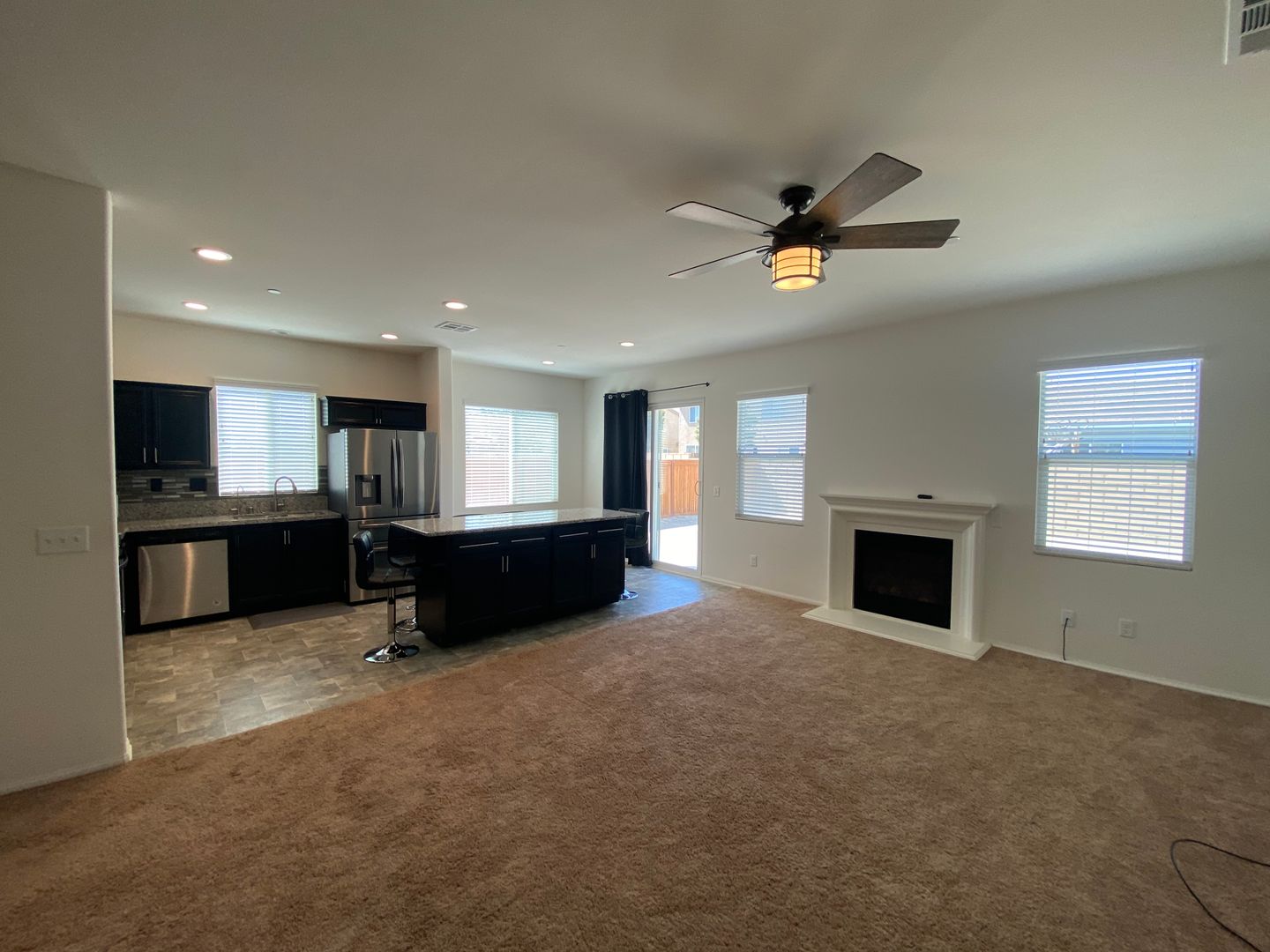 3017 Via Bella Rosa Ave - Rosamond - California - 4 bed, 2 bath rental property