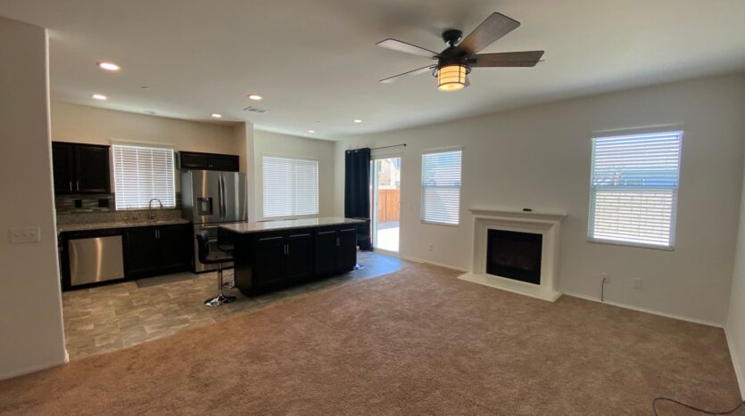 3017 Via Bella Rosa Ave - Rosamond - California - 4 bed, 2 bath rental property