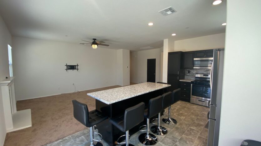 3017 Via Bella Rosa Ave - Rosamond - California - 4 bed, 2 bath rental property