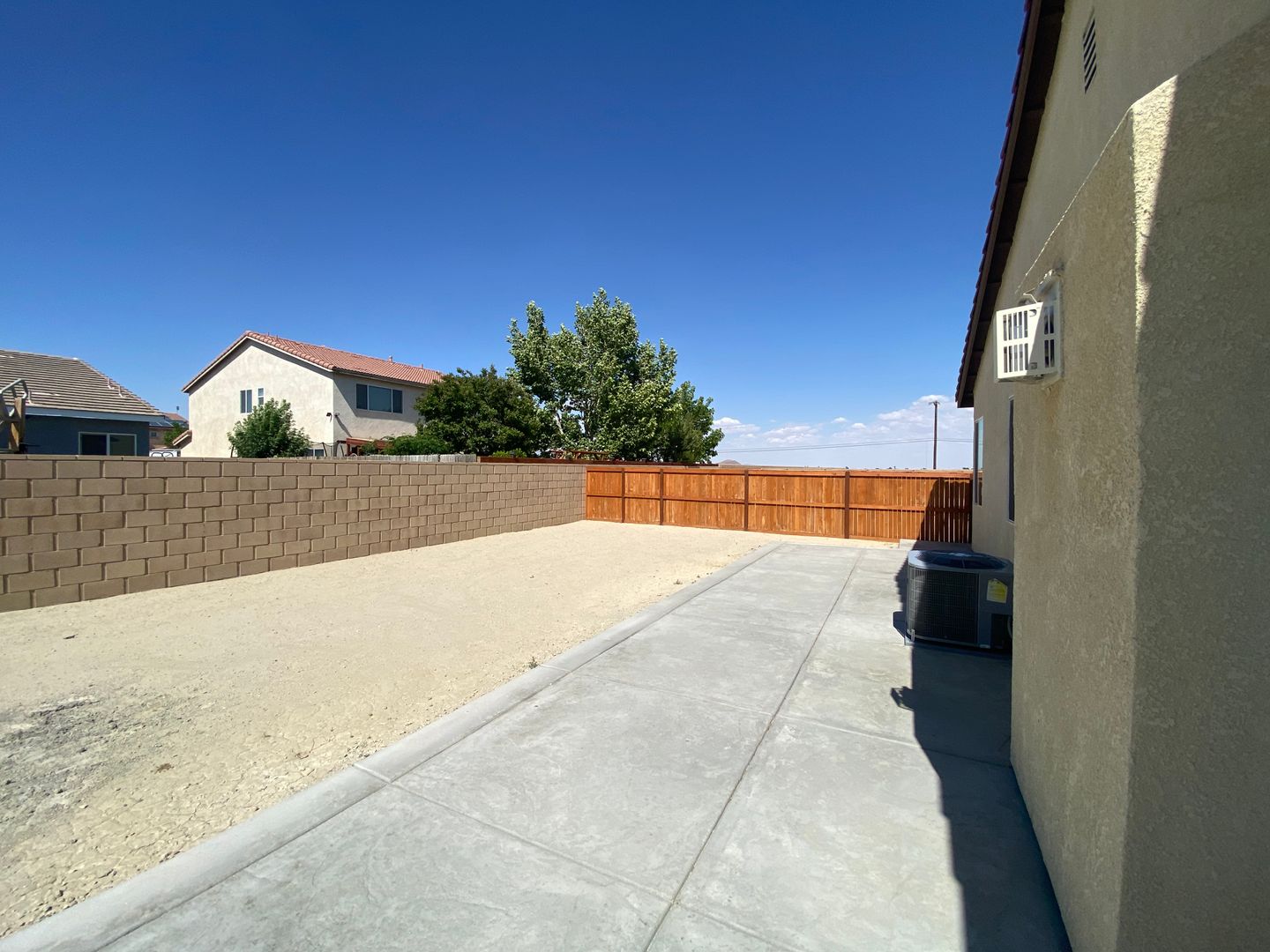 3017 Via Bella Rosa Ave - Rosamond - California - 4 bed, 2 bath rental property