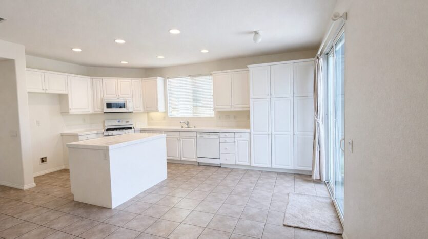 31672 Brisa Ct - Murrieta - California - 4 bed, 2.5 bath rental property