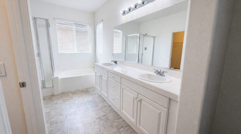 31672 Brisa Ct - Murrieta - California - 4 bed, 2.5 bath rental property