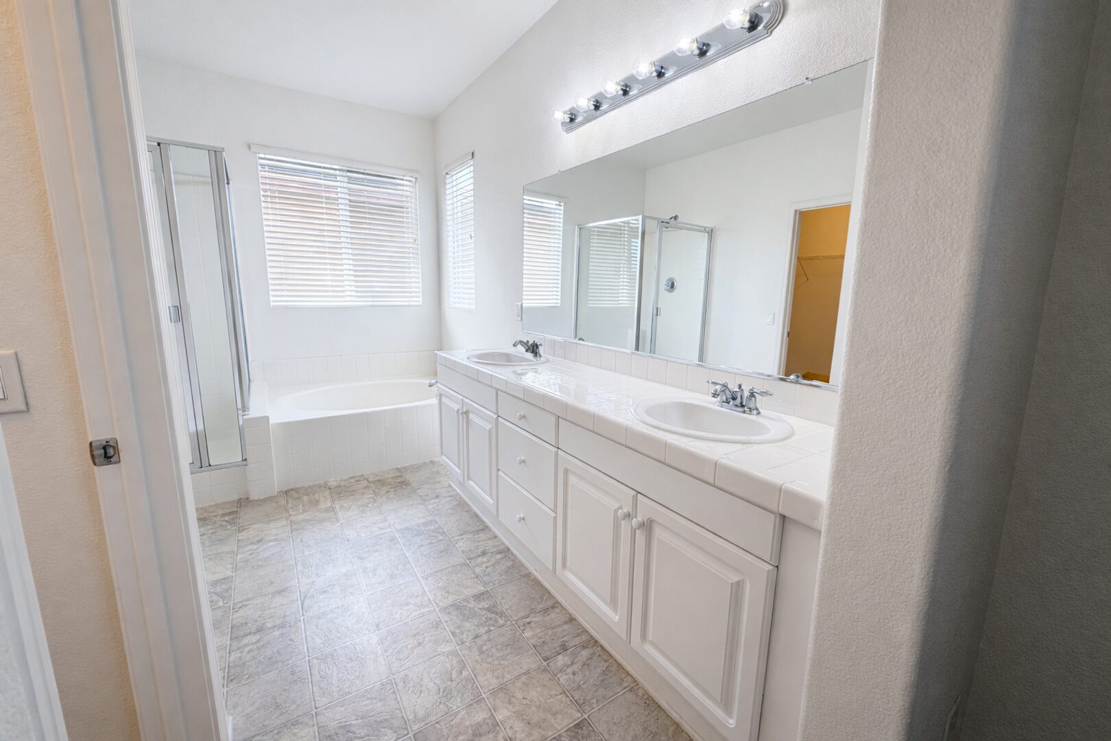 31672 Brisa Ct - Murrieta - California - 4 bed, 2.5 bath rental property