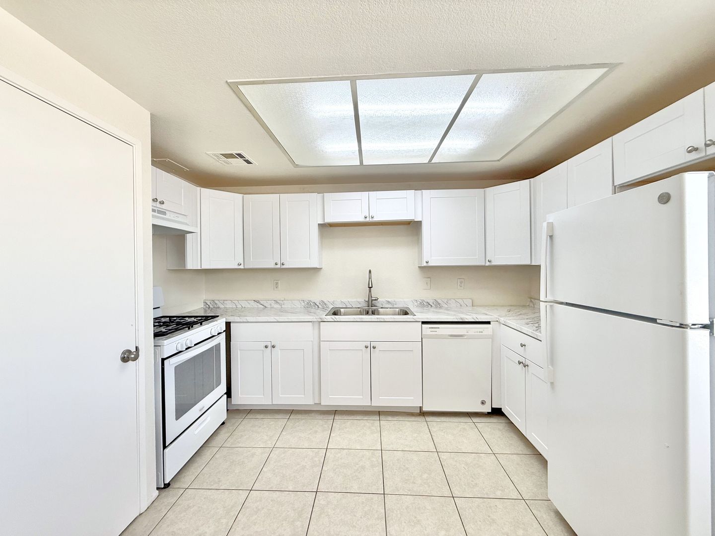 32400 Sky Blue Water Trail - 04 - Cathedral City - California - 3 bed, 2 bath rental property