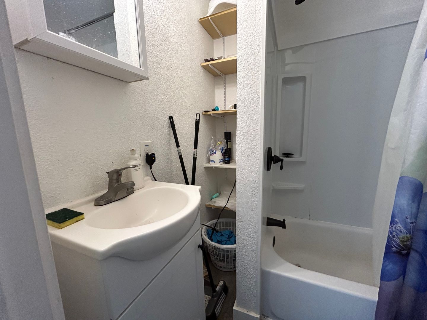 327 N. 4th St. - #9 - Mount Vernon - Washington - 1 bath rental property