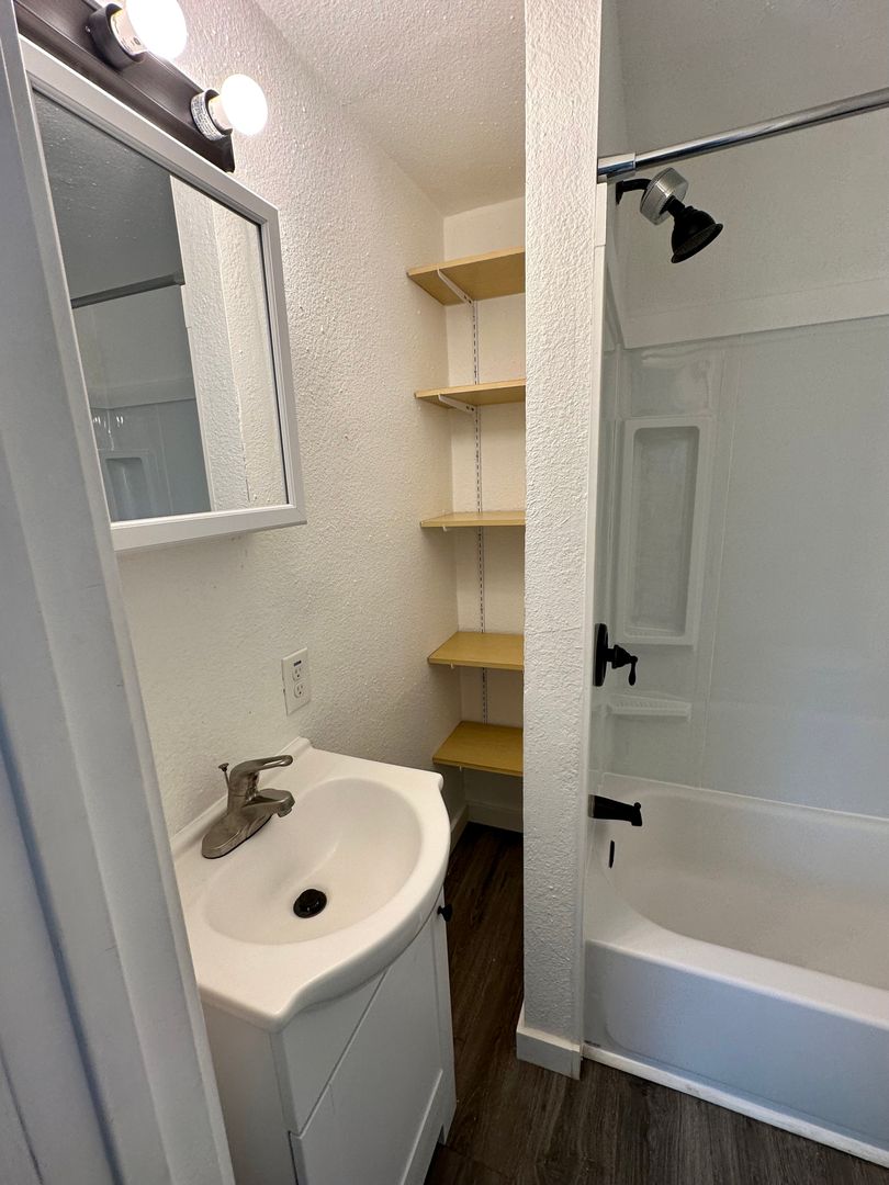 327 N. 4th St. - #9 - Mount Vernon - Washington - 1 bath rental property