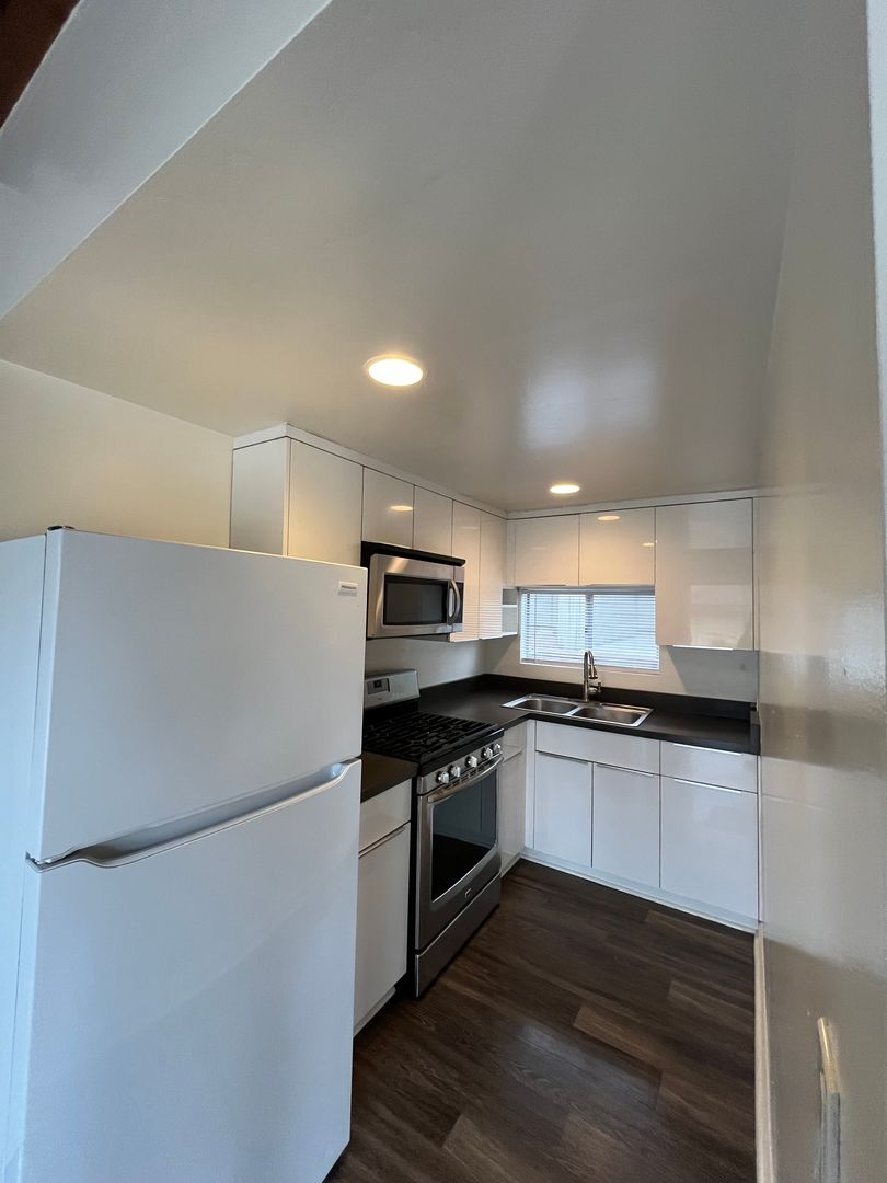 328 9th St - Del Mar - California - 1 bath rental property