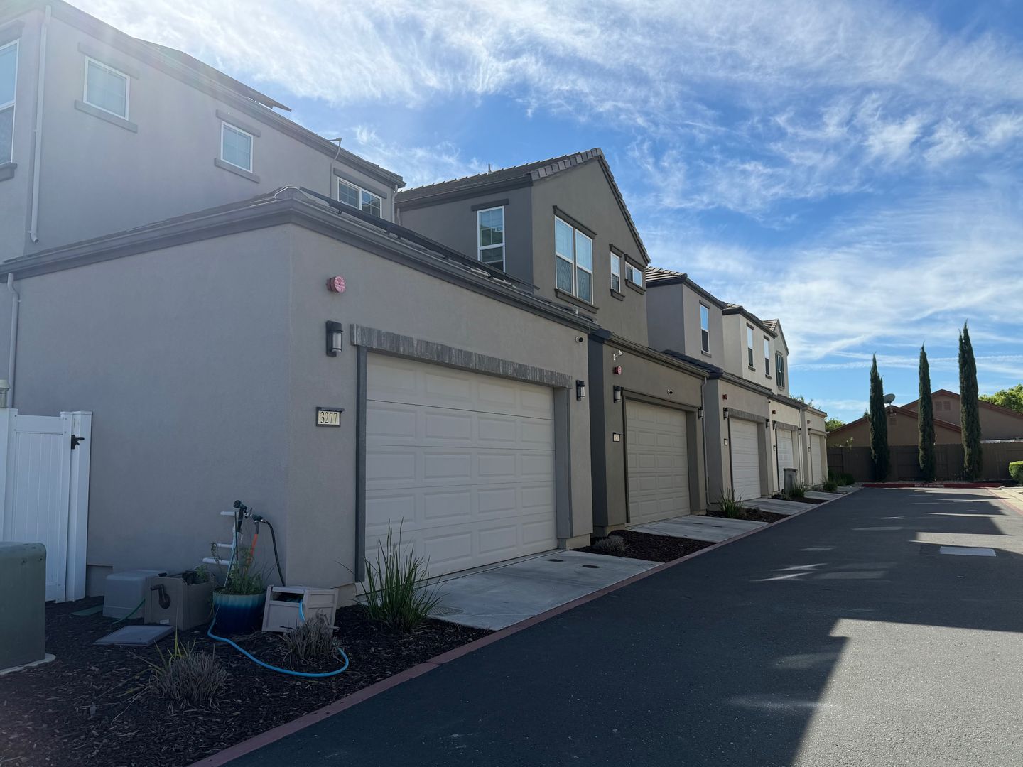 3285 Falcon Ct  - West Sacramento - California - 3 bed, 2.5 bath rental property