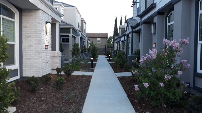 3285 Falcon Ct  - West Sacramento - California - 3 bed, 2.5 bath rental property