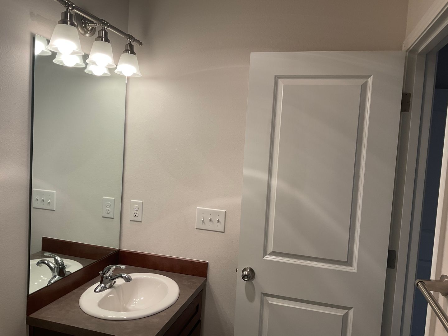 3417 31st Drive  - Everett - Washington - 2 bed, 3 bath rental property