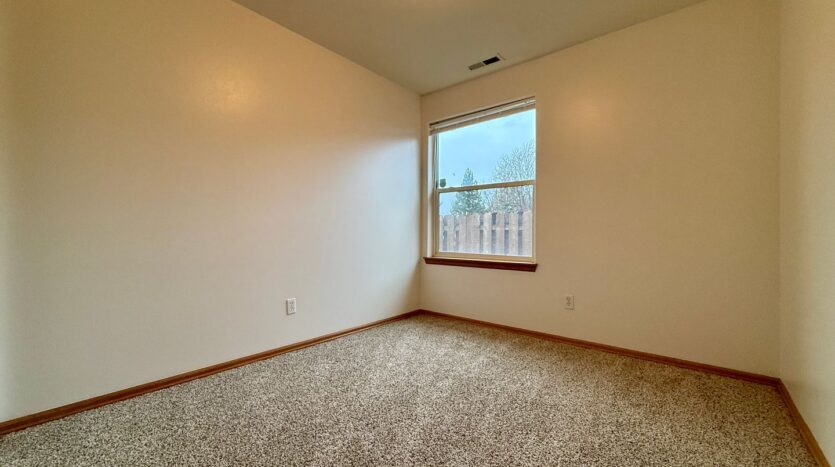 3427 SW Indian Place - Redmond - Oregon - 3 bed, 2 bath rental property