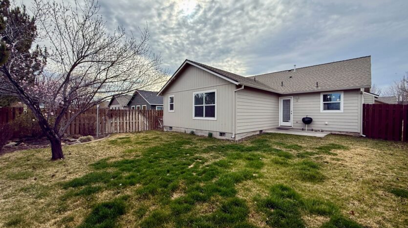 3427 SW Indian Place - Redmond - Oregon - 3 bed, 2 bath rental property