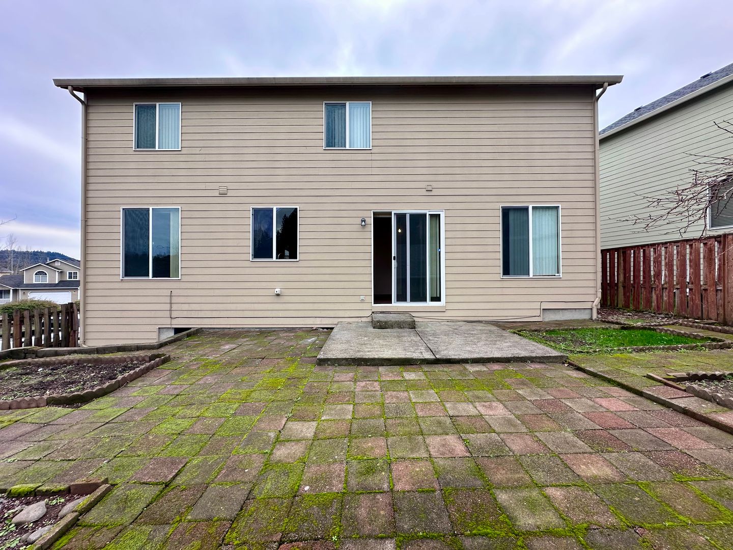 3437 SW 2nd St - Gresham - Oregon - 4 bed, 2.5 bath rental property