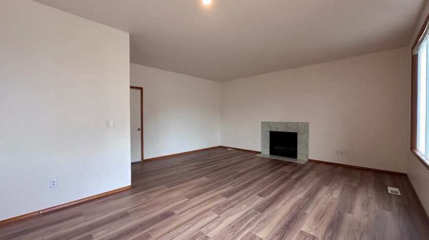 3437 SW 2nd St - Gresham - Oregon - 4 bed, 2.5 bath rental property