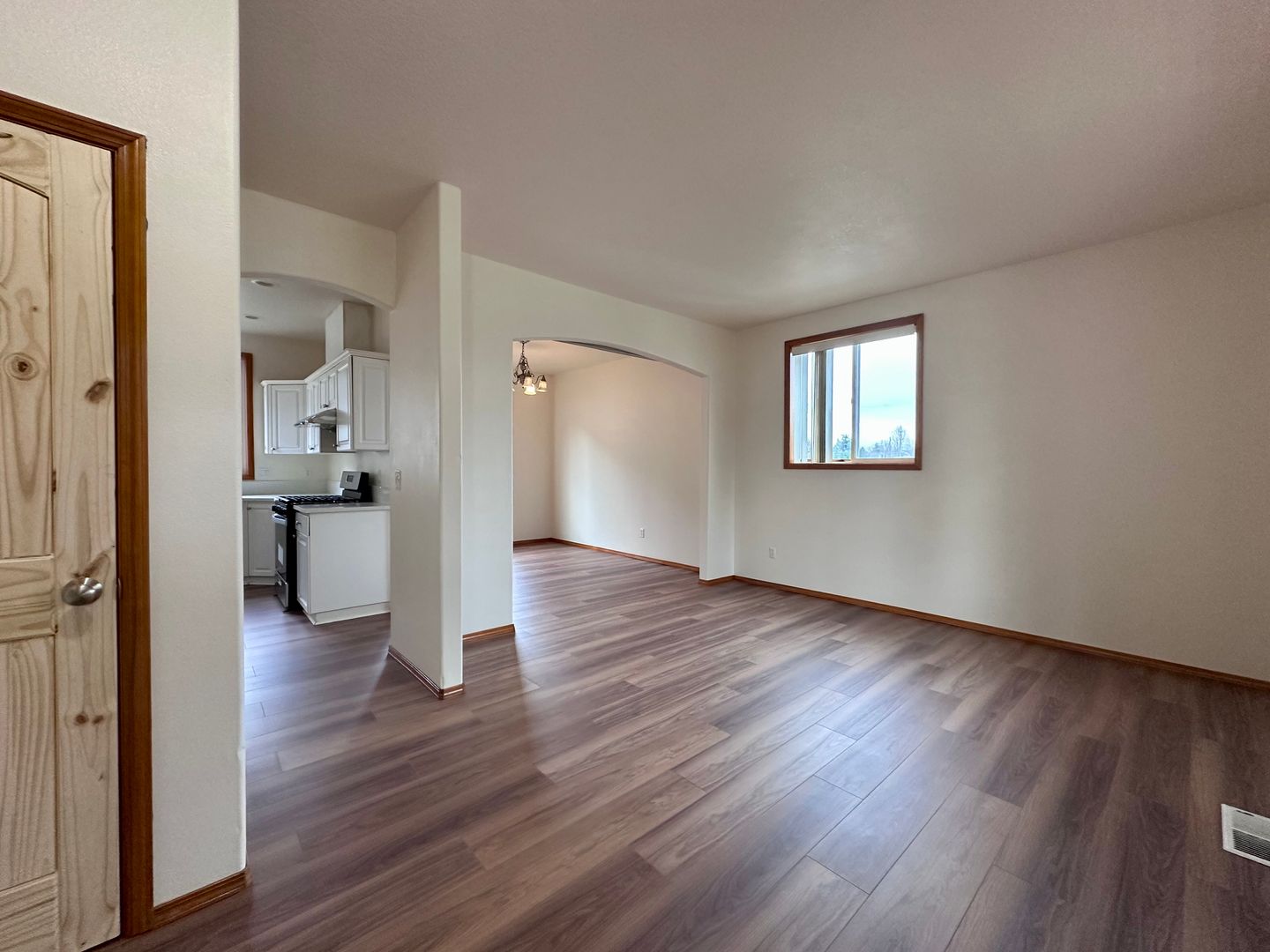 3437 SW 2nd St - Gresham - Oregon - 4 bed, 2.5 bath rental property