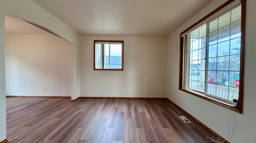 3437 SW 2nd St - Gresham - Oregon - 4 bed, 2.5 bath rental property