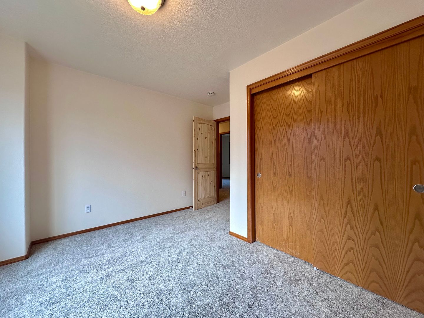 3437 SW 2nd St - Gresham - Oregon - 4 bed, 2.5 bath rental property