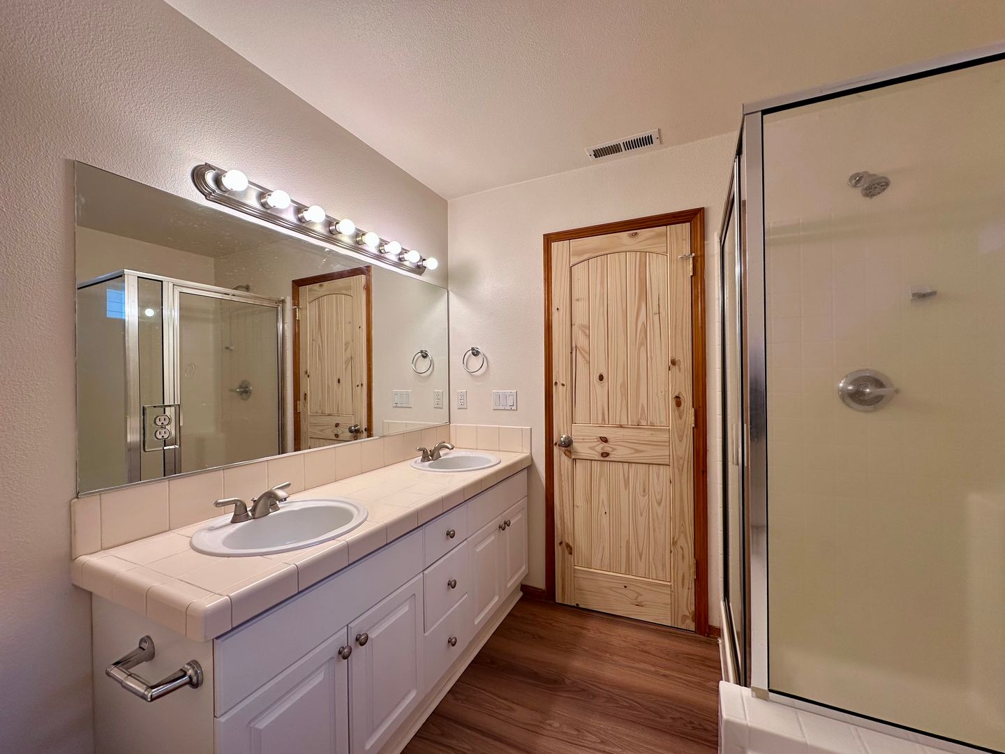 3437 SW 2nd St - Gresham - Oregon - 4 bed, 2.5 bath rental property