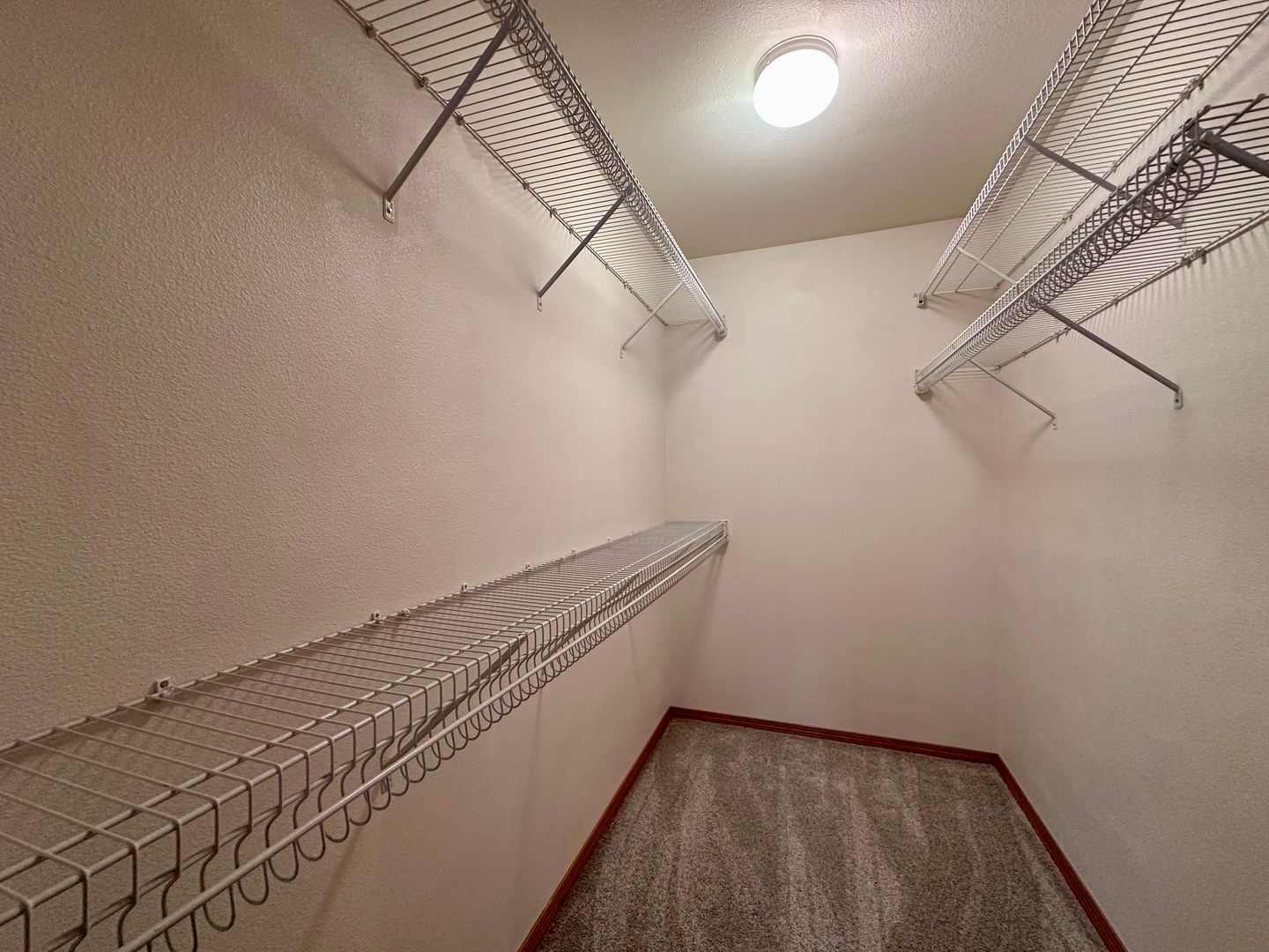 3437 SW 2nd St - Gresham - Oregon - 4 bed, 2.5 bath rental property