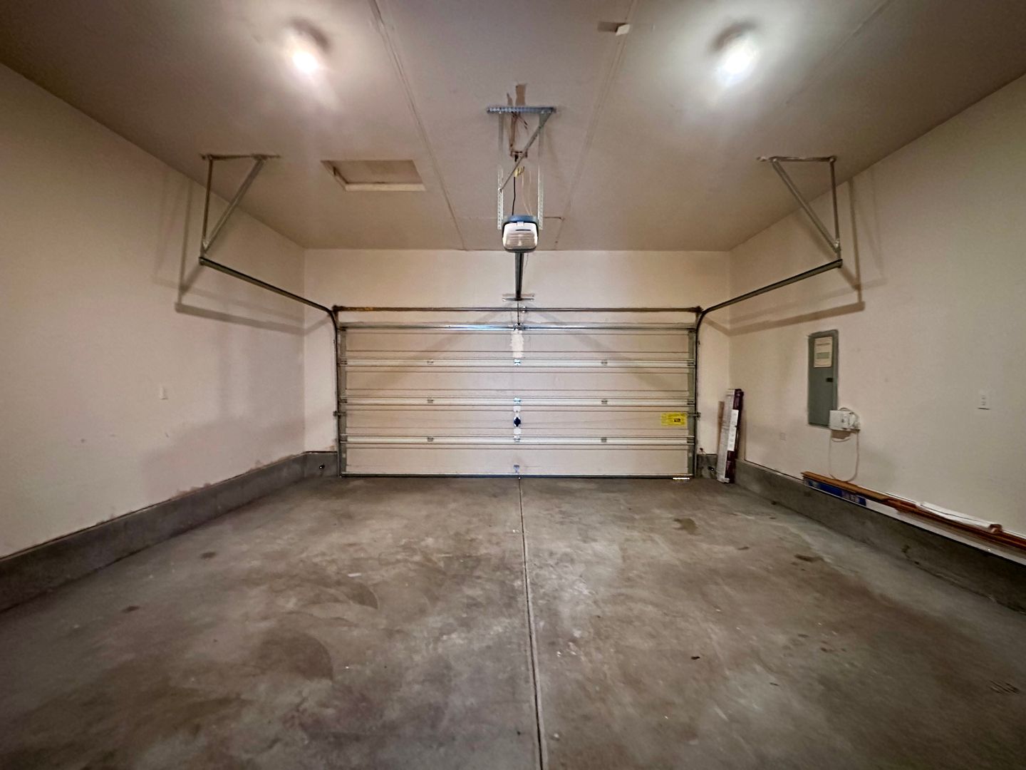 3437 SW 2nd St - Gresham - Oregon - 4 bed, 2.5 bath rental property