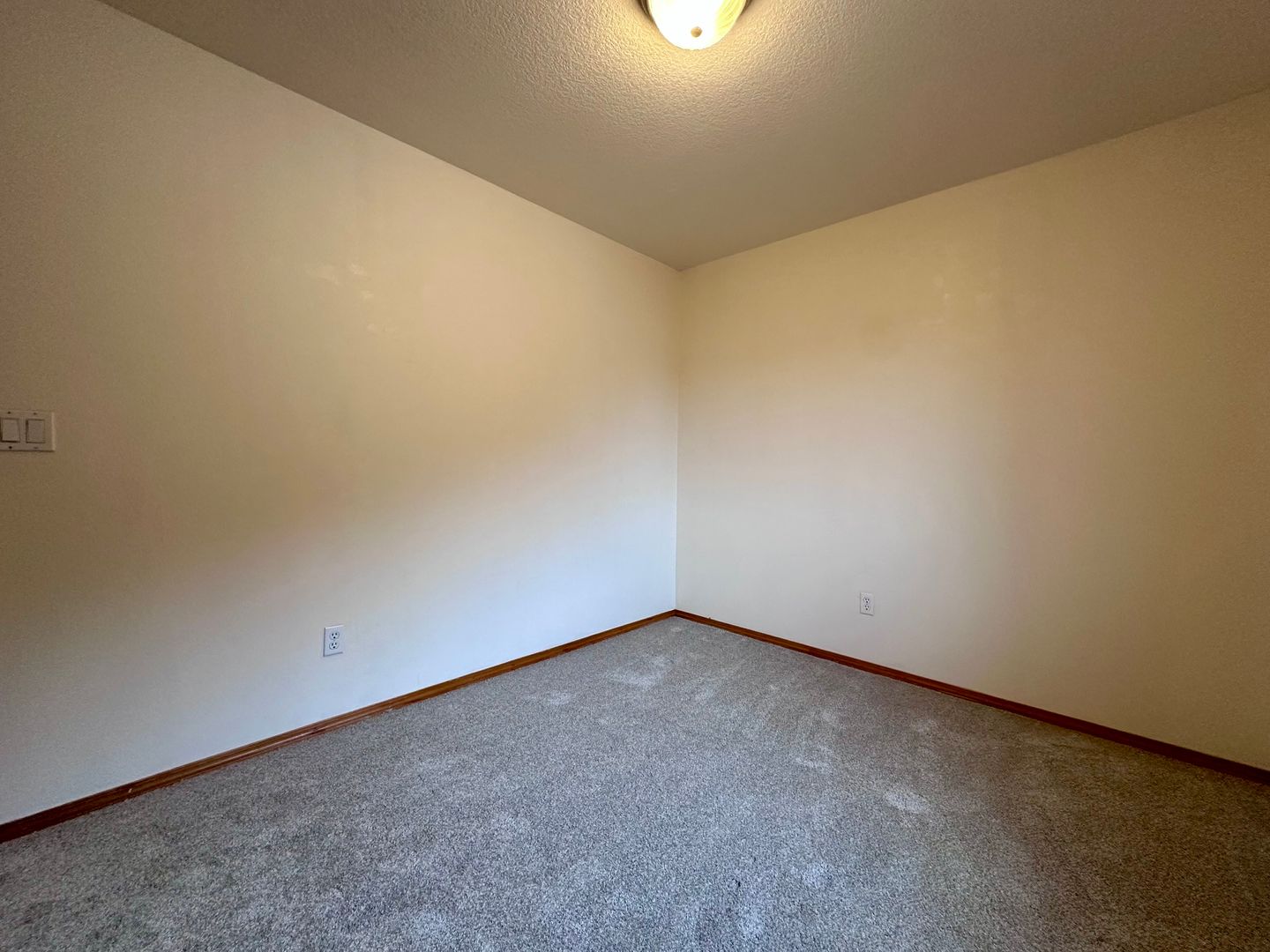 3437 SW 2nd St - Gresham - Oregon - 4 bed, 2.5 bath rental property