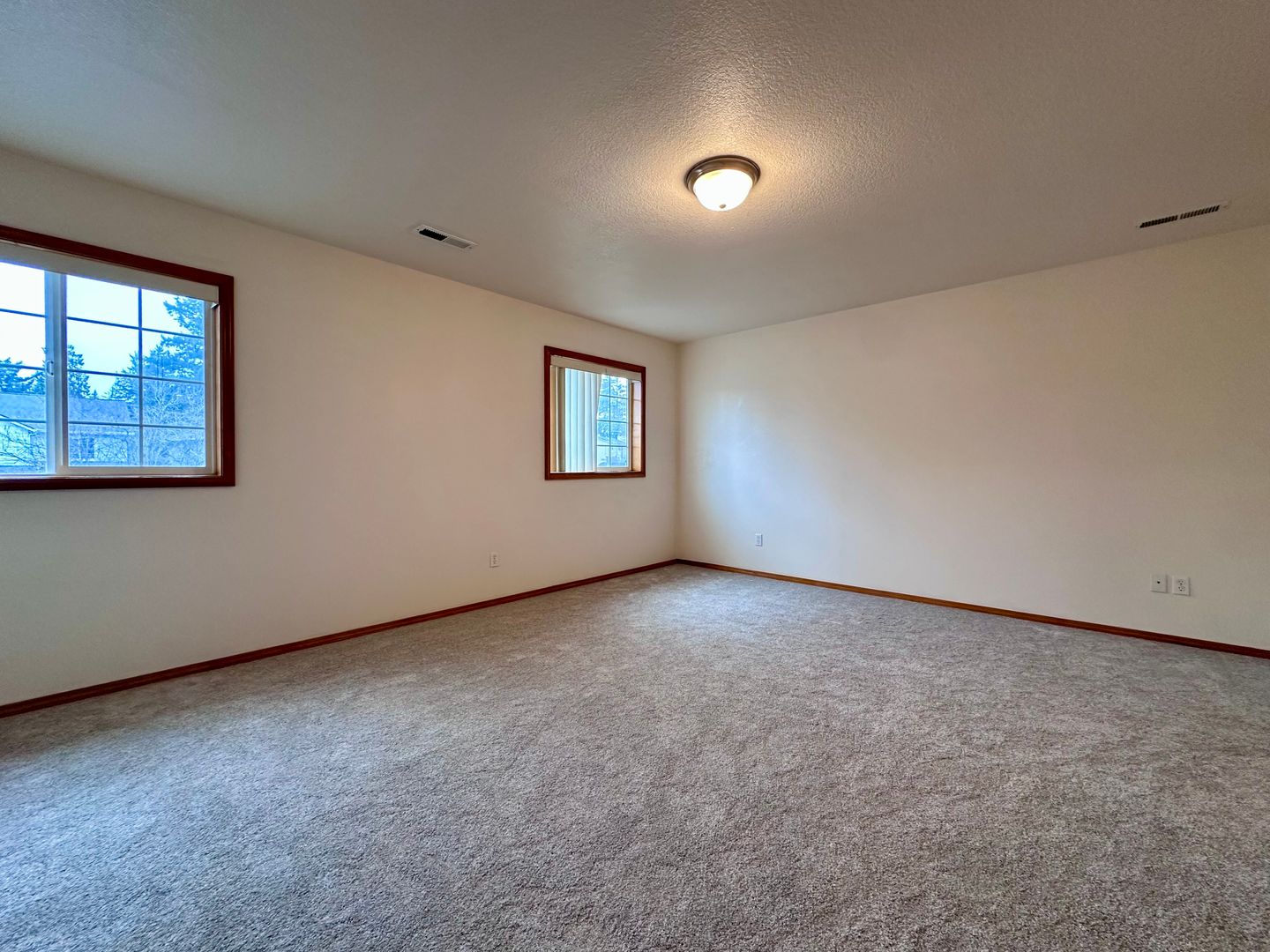 3437 SW 2nd St - Gresham - Oregon - 4 bed, 2.5 bath rental property