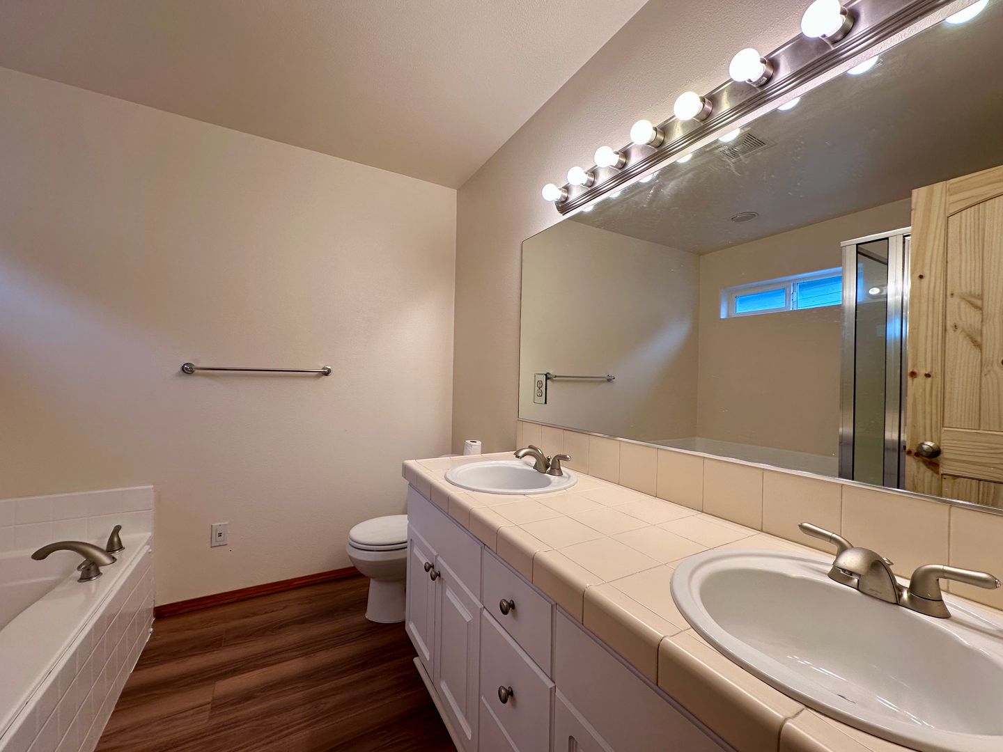 3437 SW 2nd St - Gresham - Oregon - 4 bed, 2.5 bath rental property