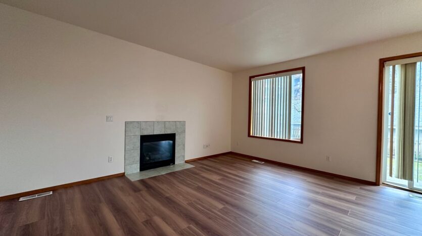 3437 SW 2nd St - Gresham - Oregon - 4 bed, 2.5 bath rental property