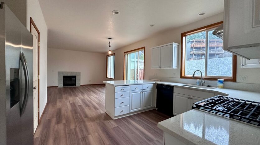 3437 SW 2nd St - Gresham - Oregon - 4 bed, 2.5 bath rental property