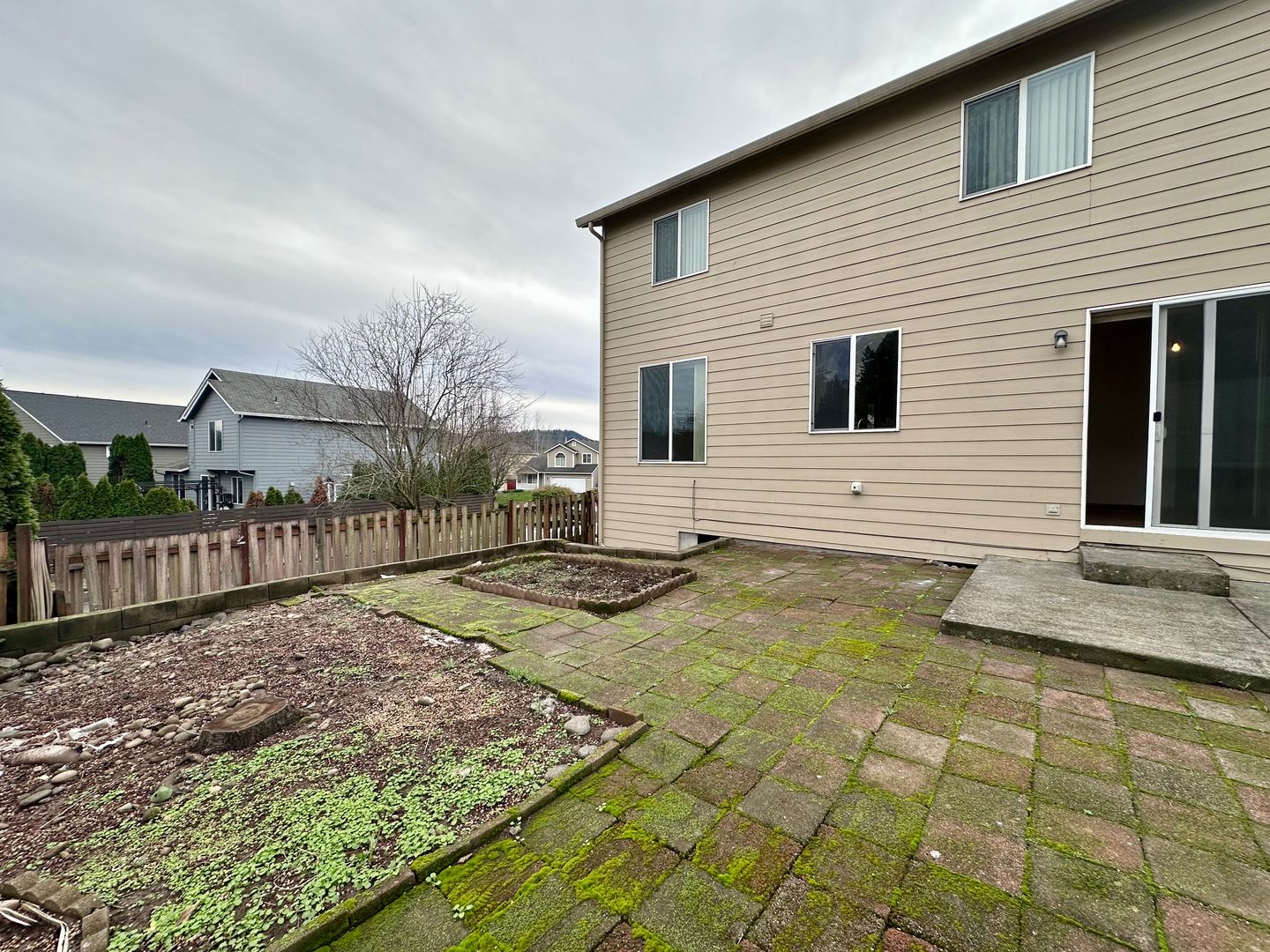 3437 SW 2nd St - Gresham - Oregon - 4 bed, 2.5 bath rental property