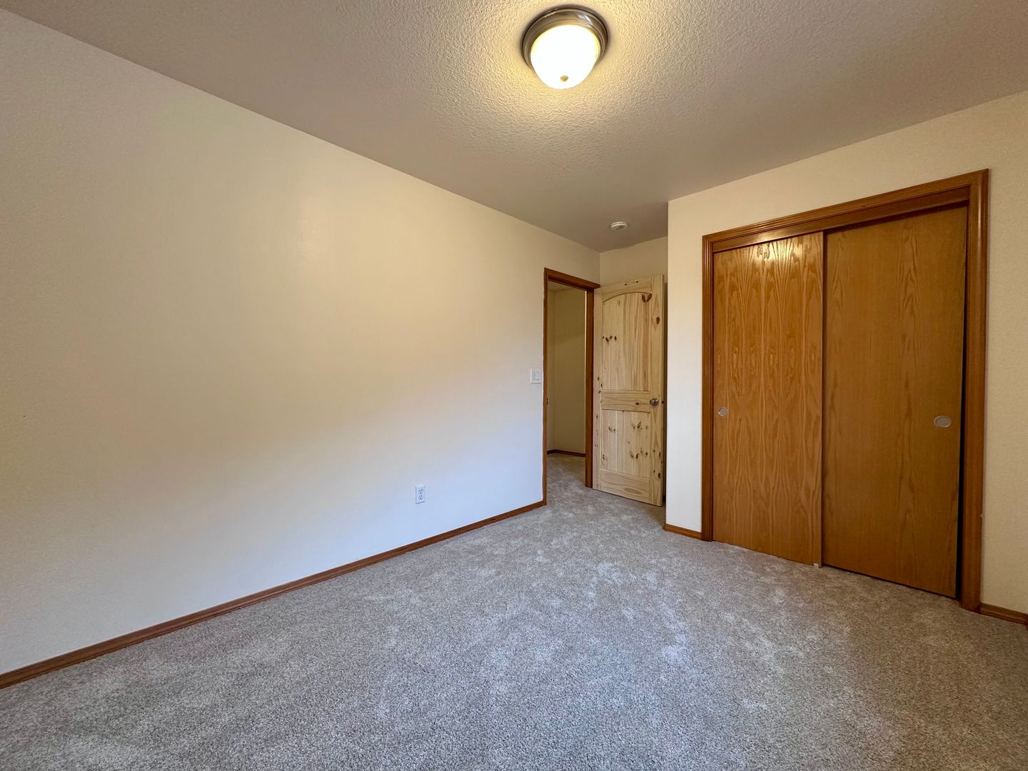 3437 SW 2nd St - Gresham - Oregon - 4 bed, 2.5 bath rental property