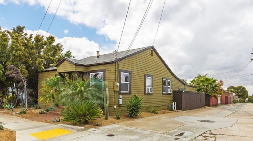 3627  Dwight St - San Diego - California - 2 bed, 1 bath rental property