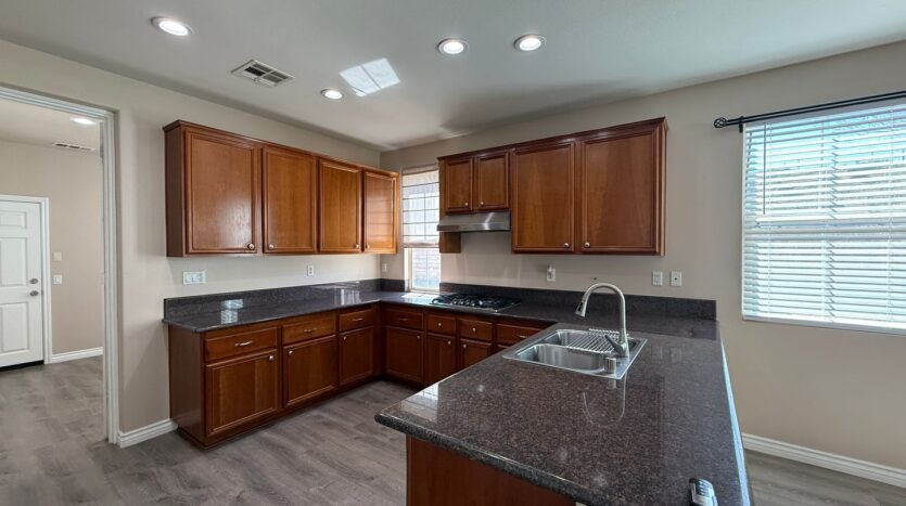 37101 Pergola Terrace - Palmdale - California - 3 bed, 3 bath rental property