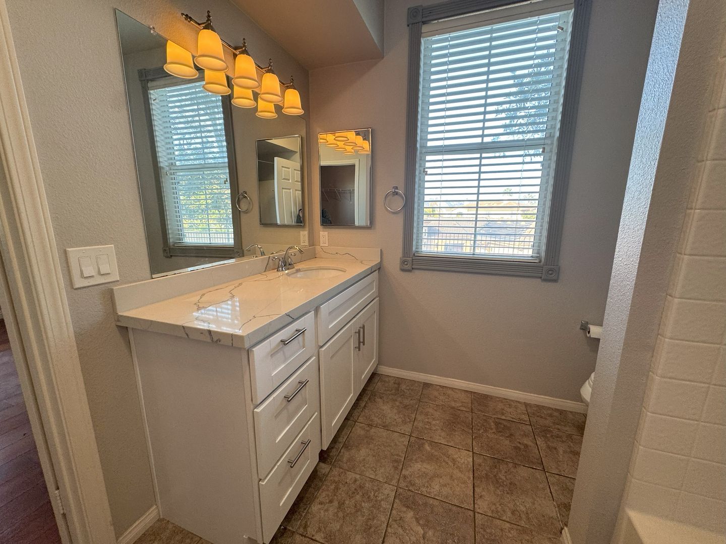 3840 Elijah Court Unit 811 - San Diego - California - 1 bed, 1 bath rental property