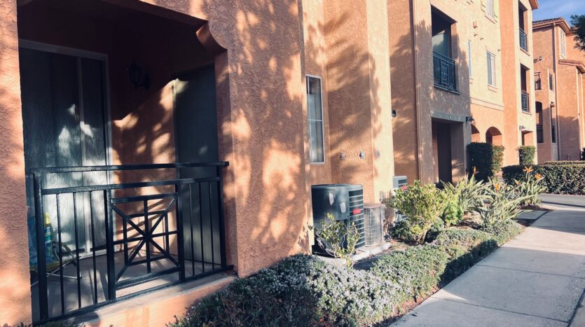 3840 Elijah Court Unit 811 - San Diego - California - 1 bed, 1 bath rental property