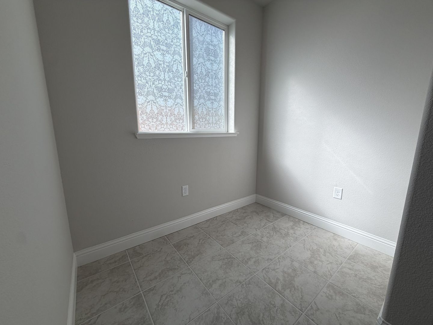 3916 Mirecourt Cir - Rancho Cordova - California - 5 bed, 4 bath rental property