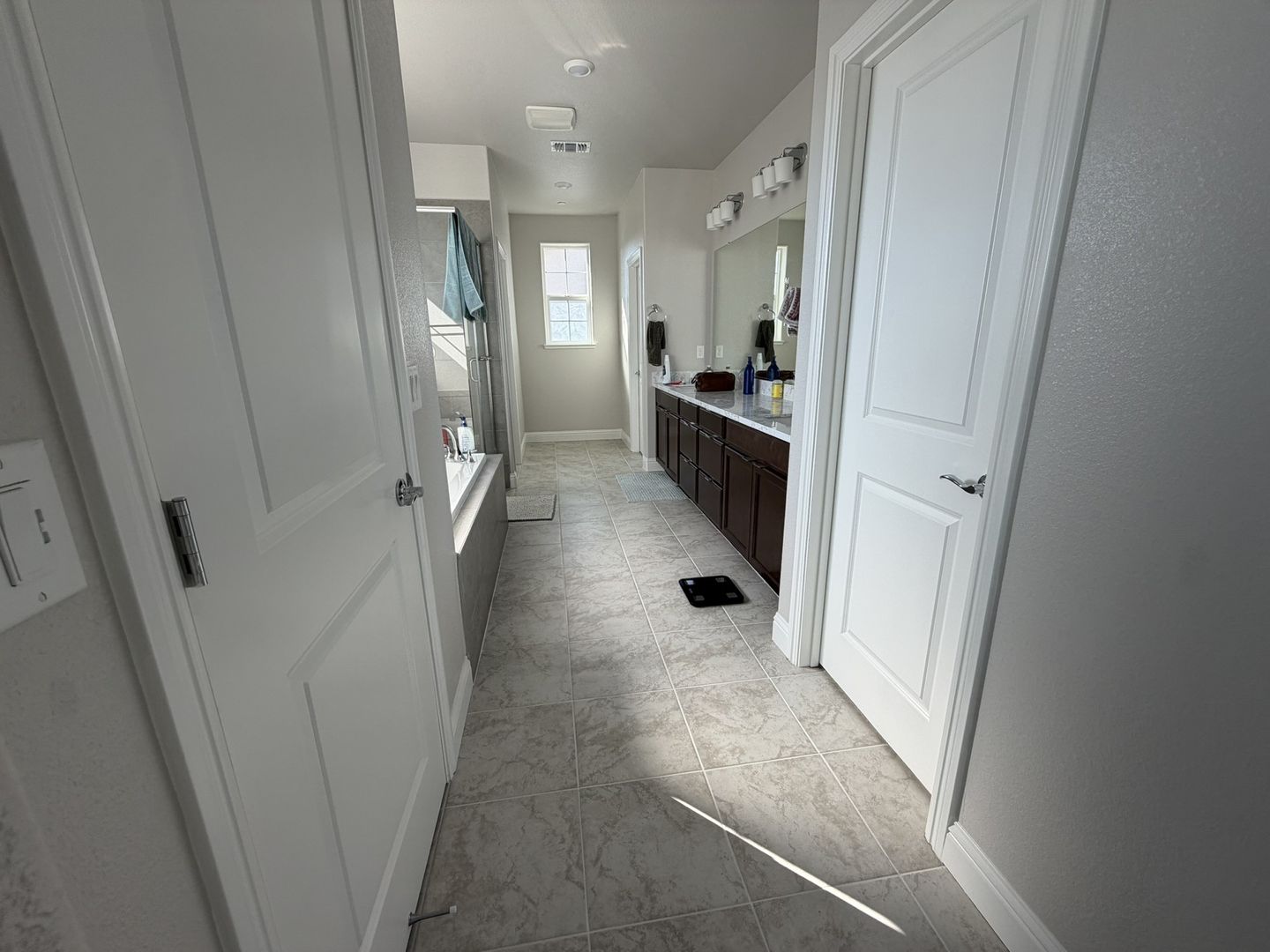 3916 Mirecourt Cir - Rancho Cordova - California - 5 bed, 4 bath rental property