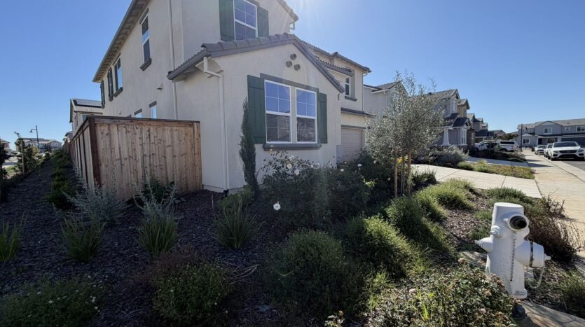 3916 Mirecourt Cir - Rancho Cordova - California - 5 bed, 4 bath rental property