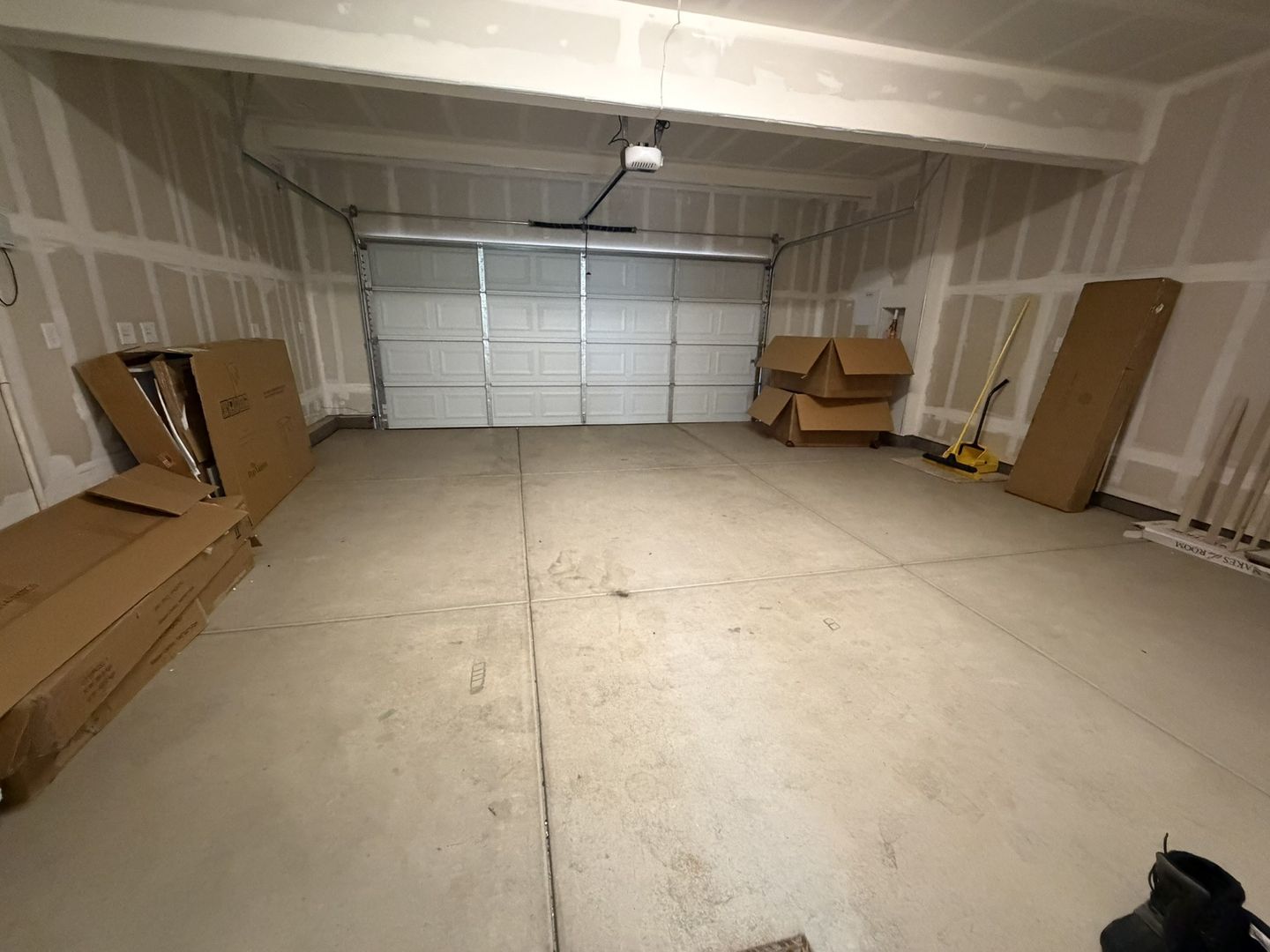 3916 Mirecourt Cir - Rancho Cordova - California - 5 bed, 4 bath rental property