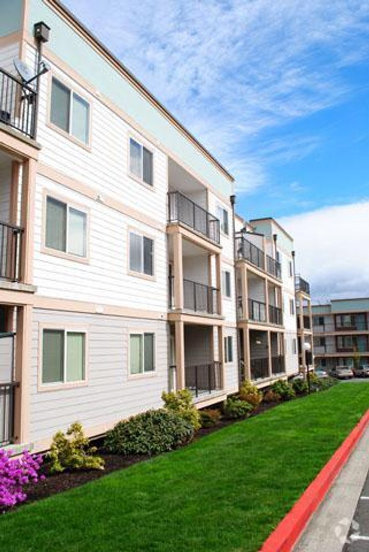 4018 Northwest Avenue - Bellingham - Washington - 2 bed, 2 bath rental property