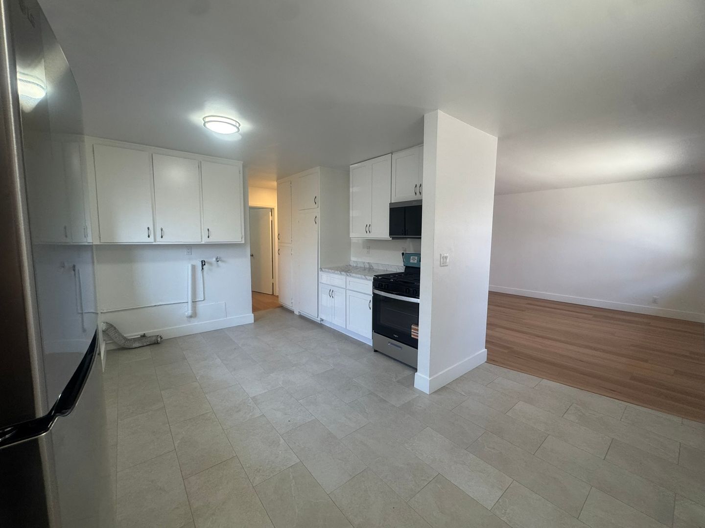 4018 W 142nd St - Hawthorne - California - 2 bed, 1 bath rental property