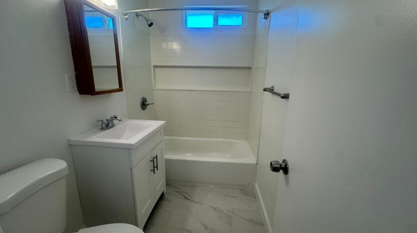 4018 W 142nd St - Hawthorne - California - 2 bed, 1 bath rental property