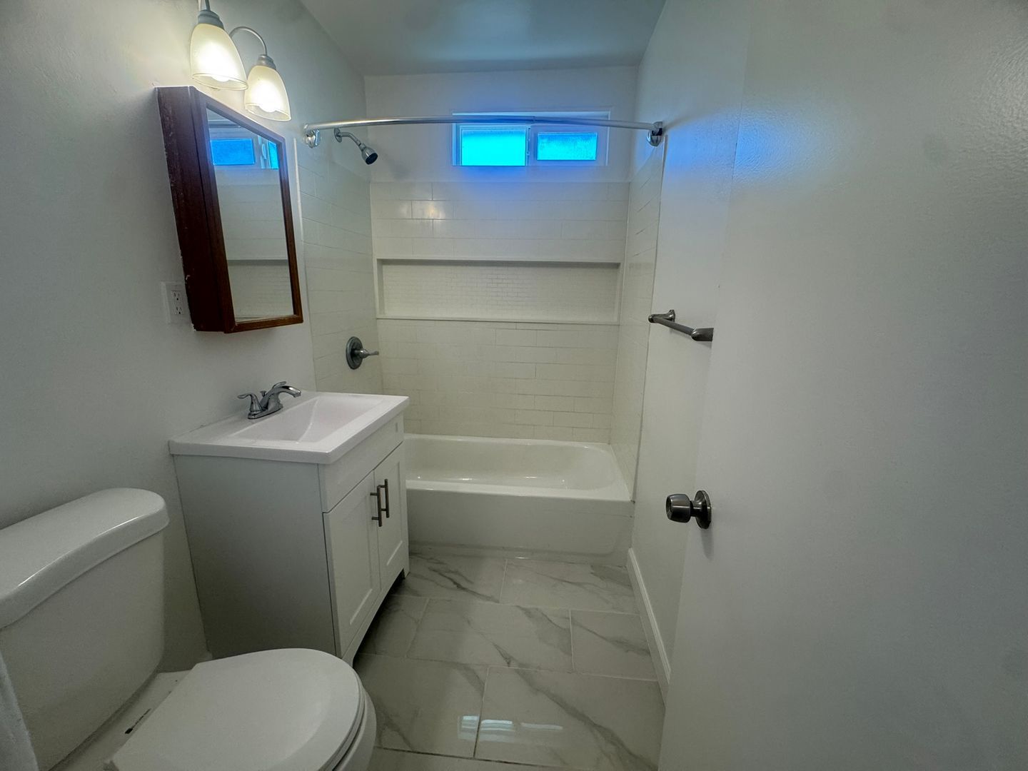 4018 W 142nd St - Hawthorne - California - 2 bed, 1 bath rental property