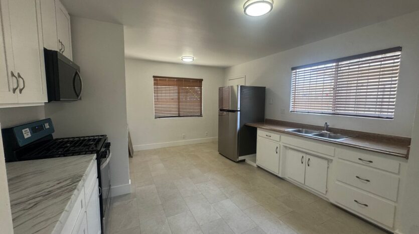 4018 W 142nd St - Hawthorne - California - 2 bed, 1 bath rental property