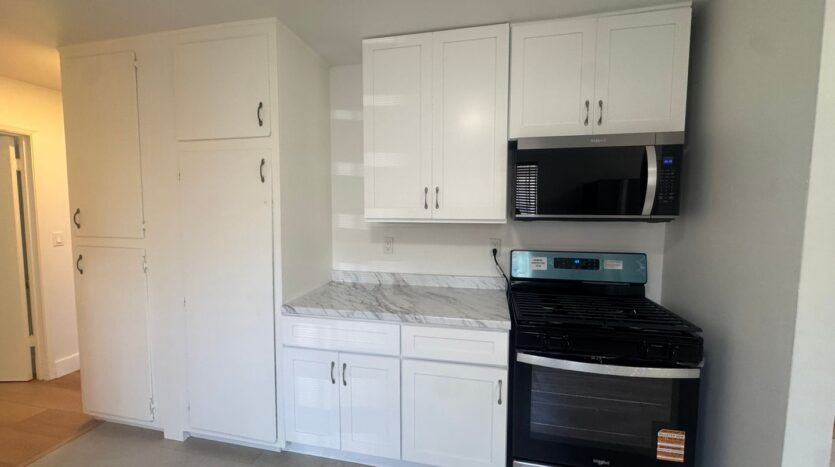 4018 W 142nd St - Hawthorne - California - 2 bed, 1 bath rental property