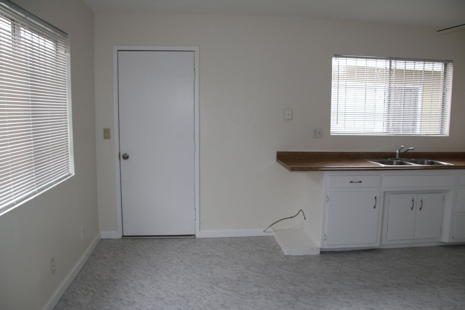 4018 W 142nd St - Hawthorne - California - 2 bed, 1 bath rental property