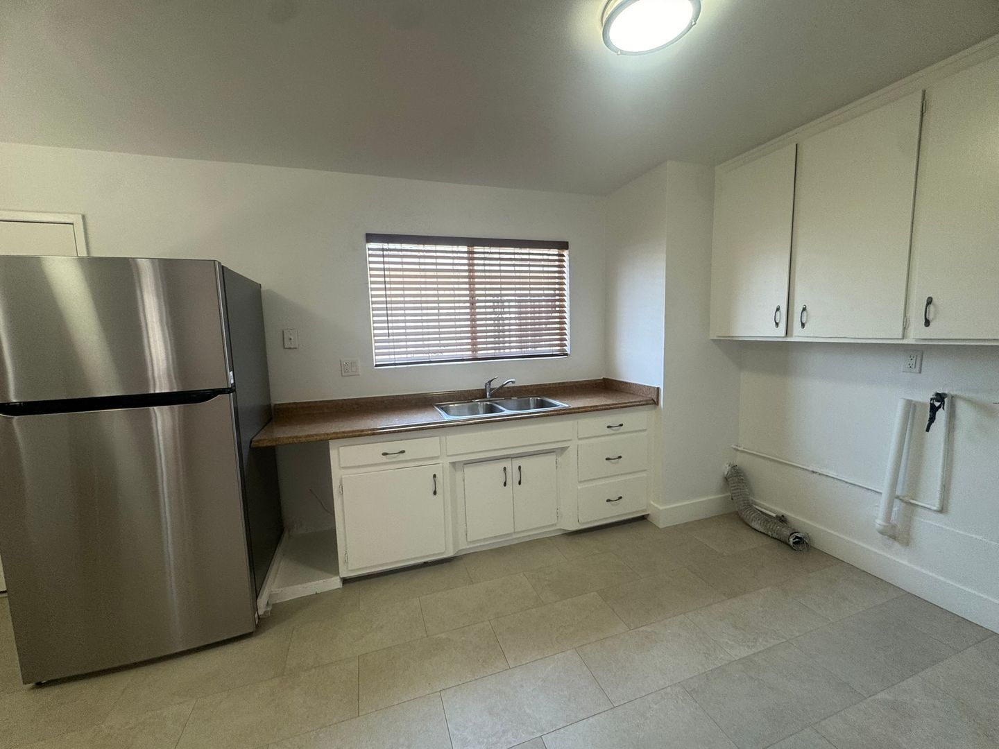 4018 W 142nd St - Hawthorne - California - 2 bed, 1 bath rental property